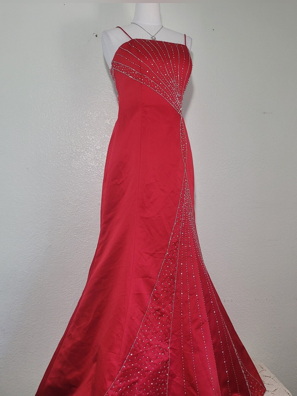 Camille La Vie Red Satin Intricated Rhimestone Spaghetti-Strap Dress Size 8